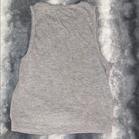 ✨𝙷𝚘𝚕𝚕𝚒𝚜𝚝𝚎𝚛 𝙲𝚛𝚘𝚙 𝚃𝚘𝚙✨ - Picture 3 of 3